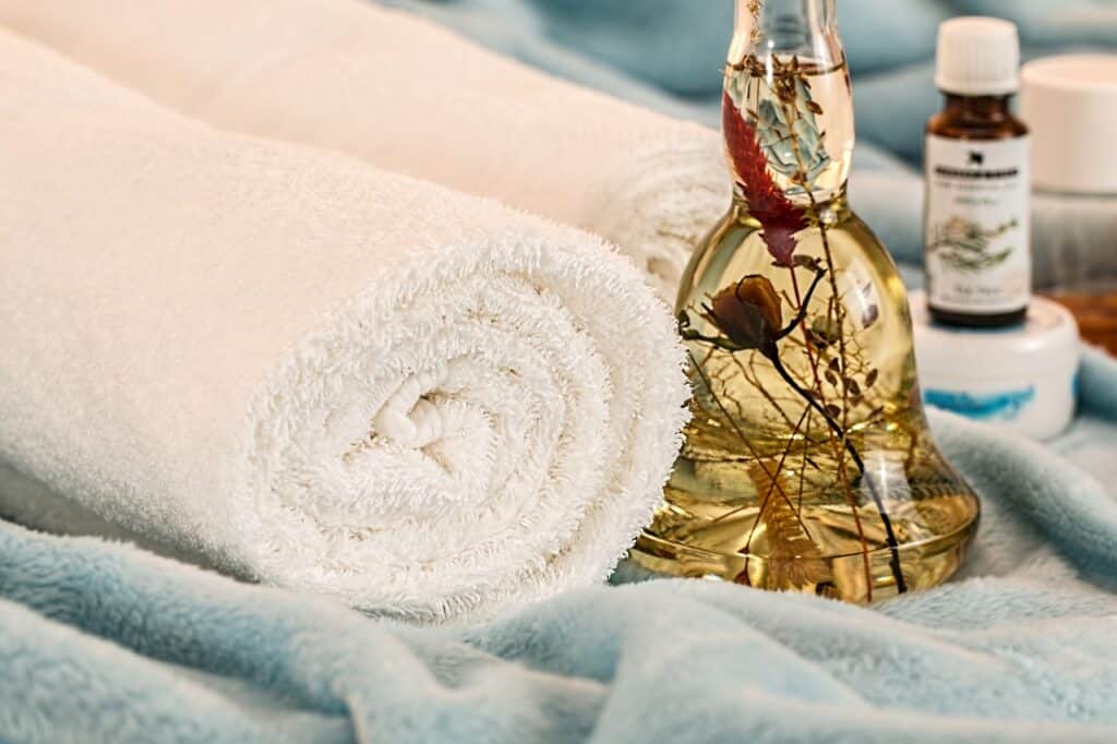 Portable Spa Bubble Bath Massager - Thermal Spa Waterproof Non-slip Mat with Suction Cup Bottom, Motorized Air Pump Adjustable Bubble Settings - Remote Control Included - Serenelife PHSPAMT22 Portable Spa Bubble Bath Massager - Thermal Spa Waterproof Non-slip Mat with Suction Cup Bottom, Motorized Air Pump Adjustable Bubble Settings - Remote Control Included - Serenelife PHSPAMT22