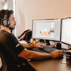 Photo Noise-cancelling headphones