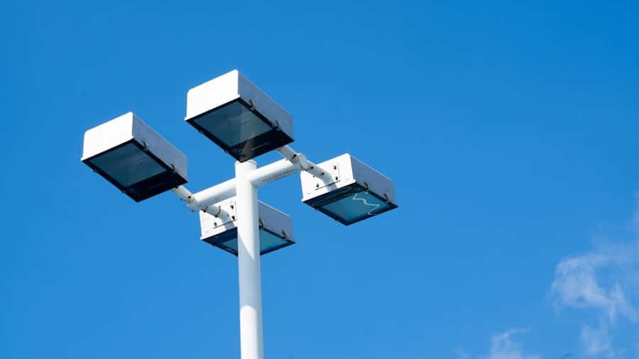 Photo Solar-assisted Power Banks